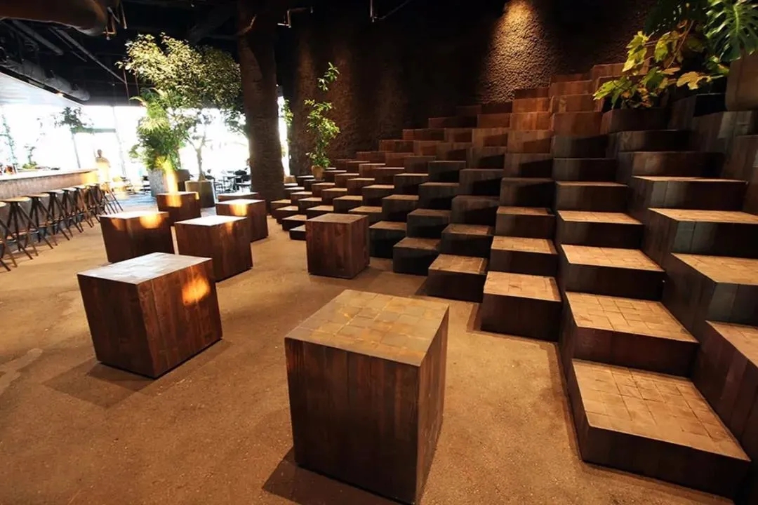 平乐这个日本餐饮空间设计，带你来到热带丛林